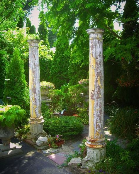 California Garden Design, Whimsical Backyard, Vintage Gardens, Garden Entry, Garden Objects, Porch Pillars, Column Ideas, Greek Garden, Pool Vibes