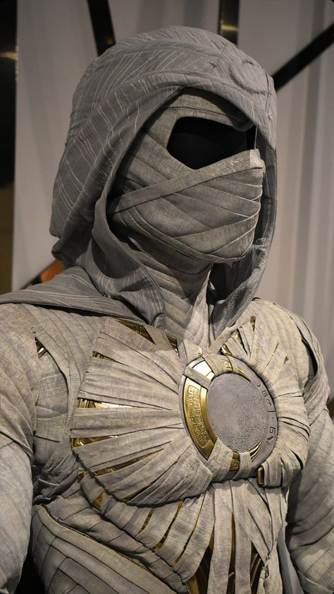 Moon Knight Costume Diy, Moon Knight Suit, Moon Knight Mask, Moon Knight Cosplay, Iron Man Artwork, Aquaman Comic, Moon Knight Costume, Armadura Cosplay, Mr Knight