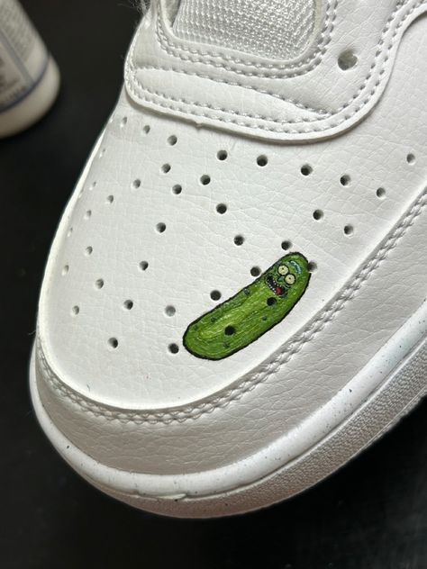 Painting on shoes  
Rick and Morty
cucumber Shoe Painting Ideas Nike, Cucumber Painting, Shoe Painting Ideas, Rick And Morty Shoes, Shoe Painting, Pickle Rick, Rick Y Morty, Painted Shoes, Rick And Morty