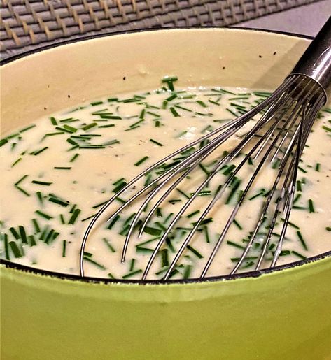 That famous ol' cottage cheese soup recipe from The Red Fox Inn at Snowshoe Mountain? I got it. Chive Soup Recipe, Cheese Soup Recipe, Cheese Soup Recipes, Soups Stews Chilis, Creamy Chicken Soup, Cottage Cheese Recipes, Cheese Potatoes, Broccoli Cheese Soup, Savory Soups