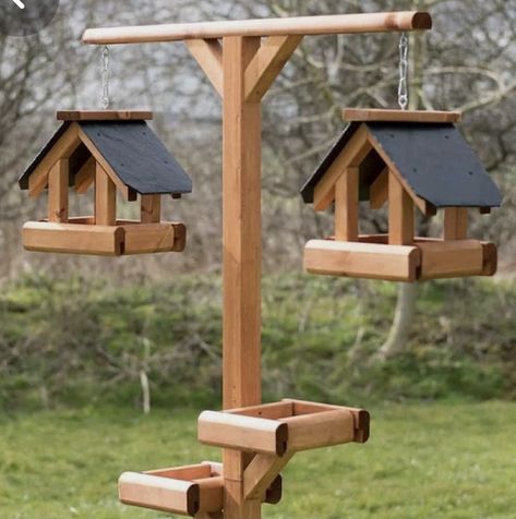 Making A Bird Feeder, Bird Feeder Station, Bird Feeder Stands, Wood Bird Feeder, Bird Feeder Plans, Wooden Bird Feeders, Homemade Bird Houses, Bird Feeding Station, Bird Houses Ideas Diy