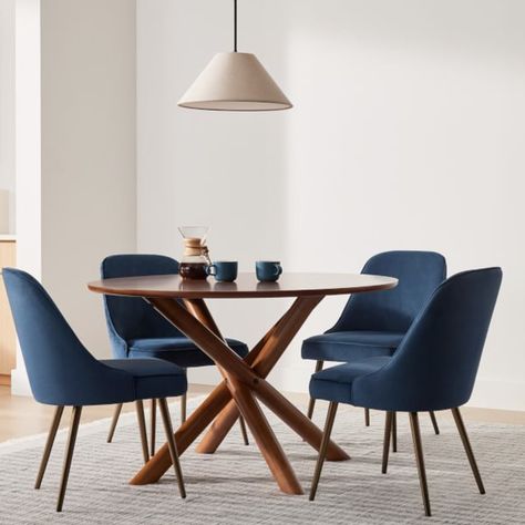 17 of the Best Mid Century Modern Round Dining Tables Round Dinning Table, Small Table And Chairs, Modern Contemporary Dining, Round Dining Table Modern, Round Dining Room Table, Oversized Furniture, Round Dining Room, Contemporary Dining Table, Expandable Dining Table