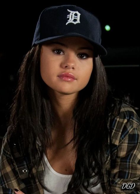 Selena Gomez Smiling, Selena Gomez Lips, Selena Gomez Album, Miles Spiderman, Alex Russo, Selena Gomez Pictures, Selena Gomez Style, Selena G, Doe Eyes