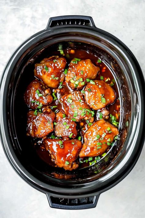 Crockpot Honey Sesame Chicken, Crockpot Honey Garlic Chicken, Garlic Chicken Thighs, Honey Garlic Chicken Thighs, Easy Casserole Dishes, Fall Crockpot Recipes, Chicken Noodle Soup Crock Pot, Garlic Honey, Chicken Crockpot Recipes Easy