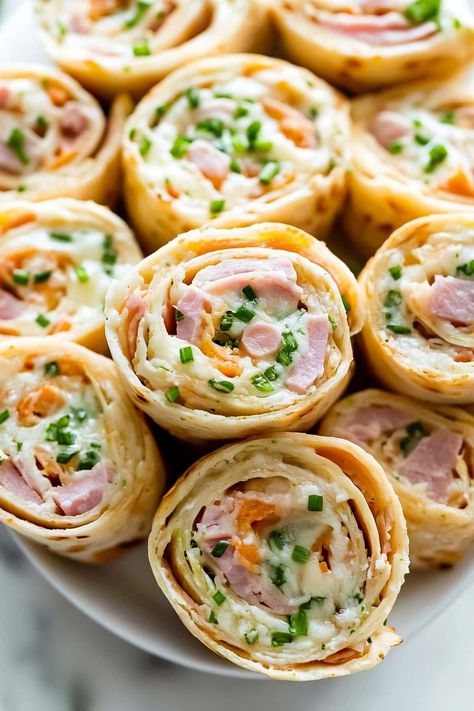 Pin Wheel Recipes Ham And Cheese, Pin Wheel Sandwiches Recipes, Ham And Cheese Appetizers, Pinwheels Appetizers, Ham And Cheese Rolls, Ham Pinwheels, Ham And Cheese Pinwheels, Savory Ham, Pin Wheels