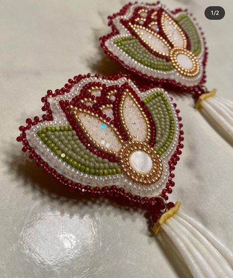 Beaded Hairties, Beadwork Designs Patterns, Regalia Patterns, Powwow Outfits, Indigenous Jewelry, Indigenous Beadwork, Beading Art, Beaded Shawl, Jingle Dress