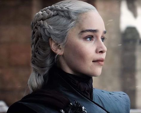 Daenerys targaryen Period Faceclaims, Game Of Thrones Wallpaper, Game Of Thrones Images, Queen Daenerys, Daenerys Targaryen Icons, Daena Targaryen, Game Of Thrones Facts, Breathing Fire, Georgie Henley