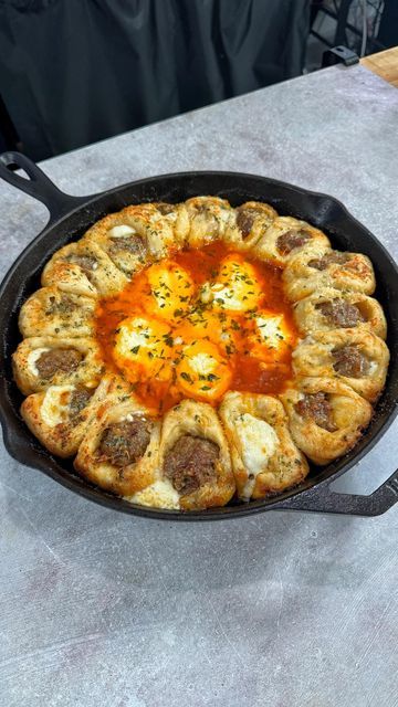 Garlic Bread Lasagna, Bread Lasagna, Lasagna Dip, Josh Elkin, Stuffed Crust, Pizza Snacks, String Cheese, Iron Skillet, Ricotta Cheese