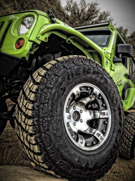 Green Jeep E90 Bmw, Green Jeep, Badass Jeep, Jeep Photos, Hors Route, Lifted Jeep, Custom Jeep, Offroad Jeep, Cool Jeeps