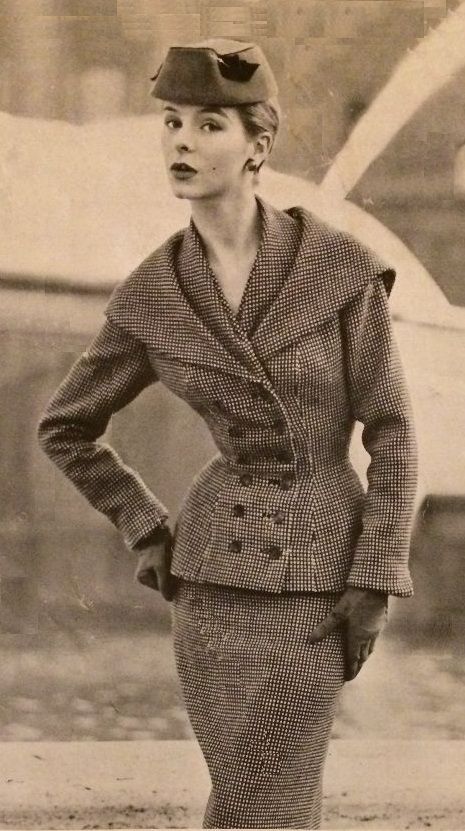 50s Suits Women, 1950s Womens Suit, 1950s Suits Women, 1940s Fashion Aesthetic, 1940s Couture, Old Style Fashion, Vintage Womens Fashion, 1950s Fashion Women, 1940s Women