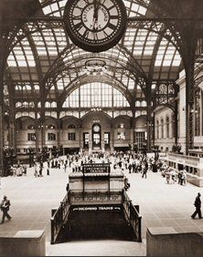 The clock in Penn Station was a popular meeting place for people in Manhattan. It was a main railroad terminal. This building was torn down to make way for Madison Square Garden. 1941 Penn Station Nyc, Magic Lantern Slides, Magic Places, Penn Station, Old Train Station, New York Architecture, New York Vintage, Pennsylvania Railroad, Architecture Images