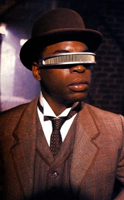 Geordi La Forge As Dr. Watson “Star Trek - The Next Generation” Geordi La Forge, Star Trek Gifts, Brent Spiner, Fandom Star Trek, Star Trek Generations, Heads Challenge, Star Trek Images, Star Trek Characters, Hot Dads