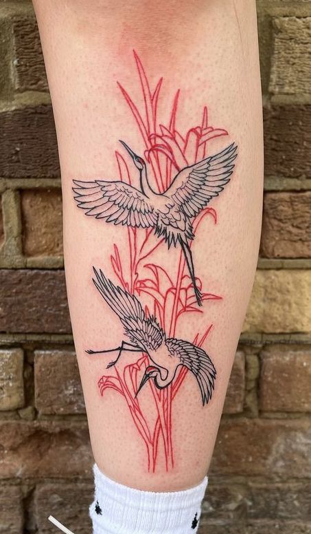 Crane Tattoo, Wrist Tattoo Designs, Wrist Tattoo Ideas, Hippie Tattoo, Black Girls With Tattoos, Inspiration Tattoos, Irezumi Tattoos, Red Ink Tattoos, Japanese Tattoo Designs