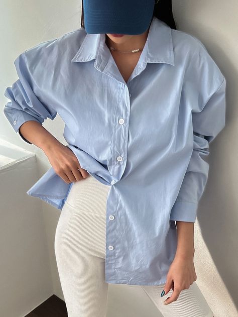 Blue Chemise Outfit, Oversized Solid Shirt, Light Blue Button Up Shirt Outfit, Demin Shirt Outfit, Blue Button Up Shirt Outfit, Blue Button Down Shirt Outfit, Oversized Blue Shirt, Blue Oversized Shirt, Vintage Retro Outfits