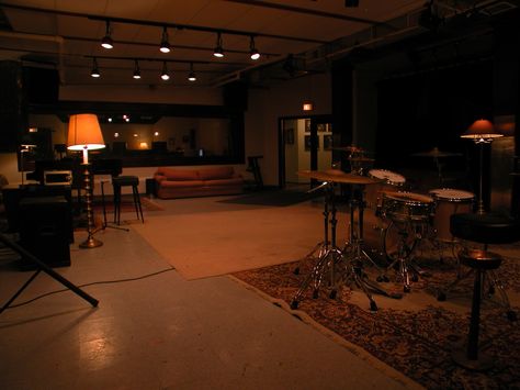 Ambiance Recording Studio Aesthetic Vintage, Recording Studio Aesthetic, Office Music Room, Music Studios, Studio Music, Recording Studio Design, Recording Studio Home, Home Studio Setup, Interior Architecture Drawing