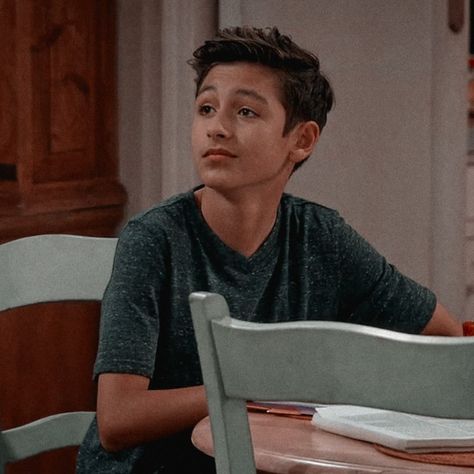 Alex One Day At A Time, Alex Alvarez One Day At A Time, Alex Alvarez, Elena Alvarez, Crush Cake, Marcel Ruiz, Mighty Med, Relationship Goals Text, Time Icon