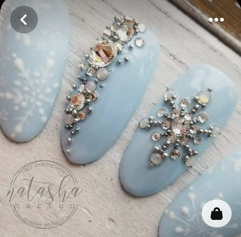 Nails Inspiration With Gems, Bling Christmas Nails, Nails Strass, Nail Art Noel, 2023 Nails, Gem Art, Trendy Nail Art Designs, Nails Design With Rhinestones, Snowflake Nails