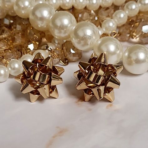 Turn Yourself Into The Perfect Gift With These Tiny Shiny Gold Christmas Bow Earrings. Shiny & Fun For That Perfect Christmas Or Holiday Party! Gold Plated Post Backs Light Weight Hello Kitty Stud Earrings, Cushion Cut Earrings, Hello Kitty Earrings, Homemade Earrings, Huggie Earrings Gold, Engraved Earrings, Tory Burch Earrings, Dragon Earrings, Bling Earrings