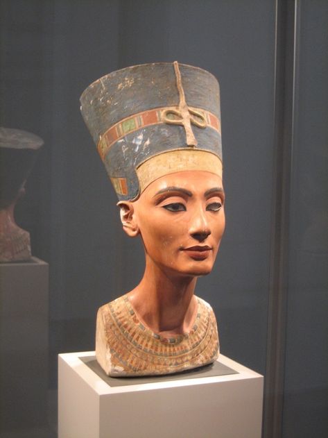 Nefertiti Bust, Imperiul Roman, King Tut Tomb, Starověký Egypt, Ancient Egyptian Artifacts, Sejarah Kuno, Egiptul Antic, Egyptian Queen Nefertiti, Berlin Museum