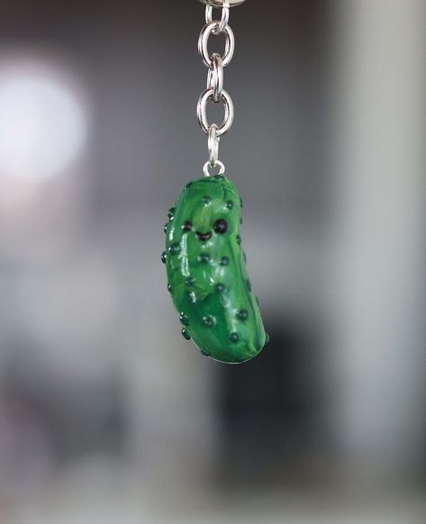 This is a cute little pickle keychain that wants to go everywhere with you! Pickle Keychain, Clay Keychain, Lighter Case, Keychain Cute, Clay Figurine, Polymer Clay Charms, Clay Charms, Polymer Clay Art, Uv Resin