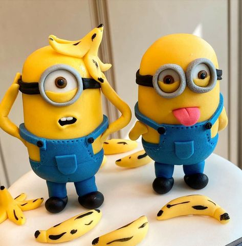 Minion Pasta, Clay Minion, Minion Birthday Ideas, Fondant Minions, Minion Doll, Cake Minion, Minion Decorations, Barbie Dress Cake, Minions Cake