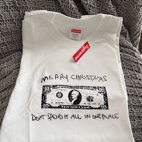 Never Worn! Brand New - Comes With Supreme Sticker! Bought In Supreme Store In California Supreme Graphic Tee, Supreme Aesthetic, Supreme Tshirt, Supreme Store, Supreme New York, Supreme Clothing, Supreme Sticker, New York Graphic, Supreme T Shirt