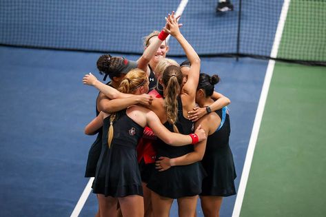 APSU Women’s Tennis gets 4-3 win over Western Kentucky University Freshman, College Tennis, Austin Peay State University, Bowling Green Ky, Tennis Team, Marathon Runners, Senior Photoshoot, Bowling Green, Womens Tennis