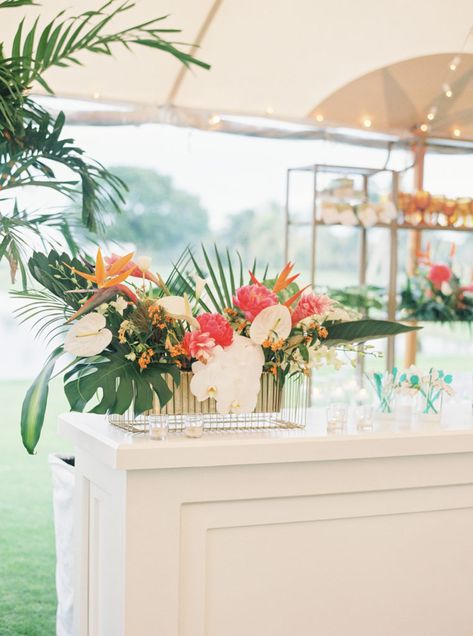 Tropical Cocktail Hour Decor, Tropical Bar Decor, Modern Tropical Wedding Decor, Tropical Cocktail Party, Modern Gold Wedding, Tropical Florida Wedding, Tropical Chic Wedding, Tropical Ceremony, Tropical Wedding Reception