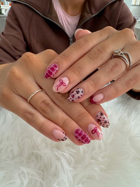 Bow nails / cheetah nails / fall nails / burgundy nails / trendy nails Pink Tartan Nails, Fall Bow Nails, Miss Match Nails, Pink Cowgirl Nails, Pink Plaid Nails, Pink Cheetah Print Nails, Fall Nails Burgundy, Cranberry Nails, Nails Cheetah