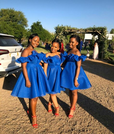 Bridesmaid Dresses Reception, Ankara Bridesmaid Dresses, Lobola Dresses, Bridesmaid Dresses 2023, Bridesmaid Dresses Short, Flare Dress Pattern, African Bridesmaids, Expensive Wedding Dress, South African Traditional Dresses