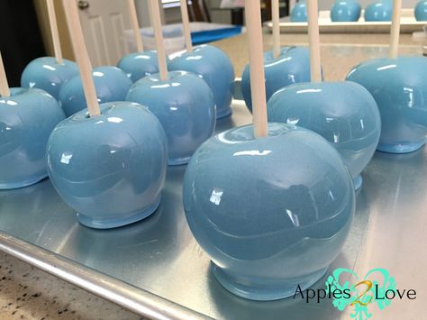 Pinterest : amberieisha Sweet 16 Party Ideas Light Blue, Sweet 16 Cinderella Theme, Colored Candy Apples, Blue Candy Apples, Blue Candy Buffet, Cinderella Sweet 16, Gourmet Candy Apples, Jolly Ranchers Candy, Gourmet Caramel Apples