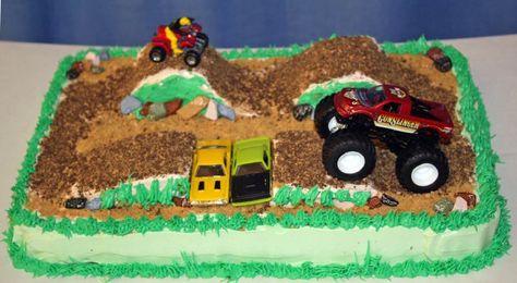 Dirt track cake Monster Truck Birthday Cake, Monster Jam Birthday, Monster Jam Party, Truck Birthday Cakes, Monster Truck Cake, Truck Cake, Teddy Grahams, Truck Cakes, Monster Truck Party