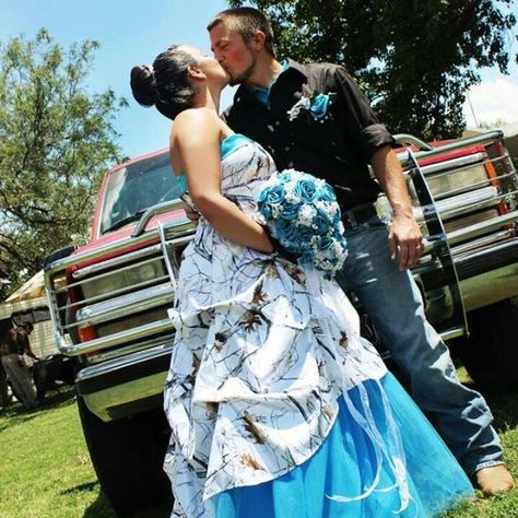 White and Blue camo Dress! maches my boots perfikt so geting when i get maryd Blue Camo Wedding Dress, Plus Size Reception Dress, Blue Camo Wedding, Camouflage Wedding Dresses, Camo Wedding Dress, Camo Prom, Camo Wedding Dresses, Country Garden Wedding, Gothic Hippie