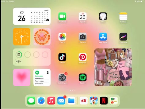 Widgets aesthetic Ipad Setup, Ipad Widgets, Widgets Aesthetic, Ipad Homescreen, Ipad Aesthetic, Setup Ideas, Wallpaper Ipad, Home Screen, Ipad Wallpaper