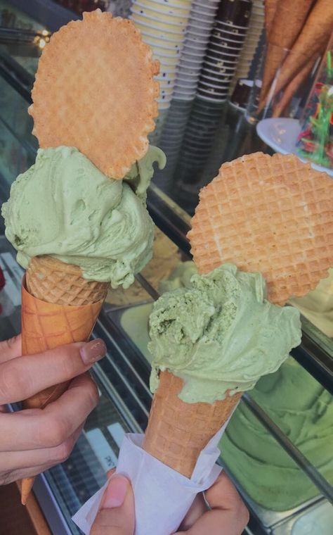 Pistachio Gelato, Gelato Ice Cream, Ice Cream Art, Pistachio Ice Cream, Cream Aesthetic, Summer Design, Ice Cream Cone, Pistachio, Matcha