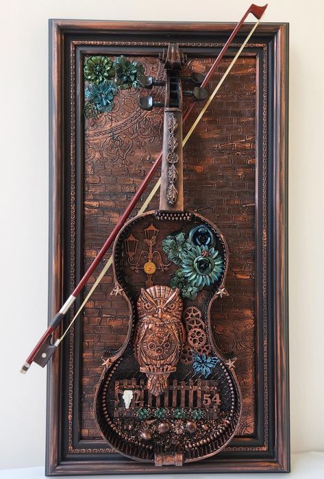 Old Violin Craft Ideas, Repurposed Violin, Steampunk Violin, Green Piano, Piano Upcycle, Old Violin, Library Corner, Wood Embellishments, Jewelry Collage