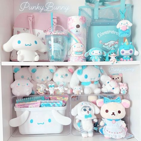 punkybunny calls this kawaii Sanrio collection her “little shelf of happiness.” 😊 That’s right! 😪 Whenever you feel tired, you can have a look at your cute collection for a quick pick-me-up. ⚡😍 #blippo #sanrio #cinnamoroll #mymelody #sanriocollection Sanrio Bedroom, Sanrio Room, Kawaii Room Ideas, Sanrio Collection, Pink Glitter Wallpaper, Little Shelf, Money Wallpaper Iphone, Dream Bedroom Inspiration, Hello Kitty Birthday Party