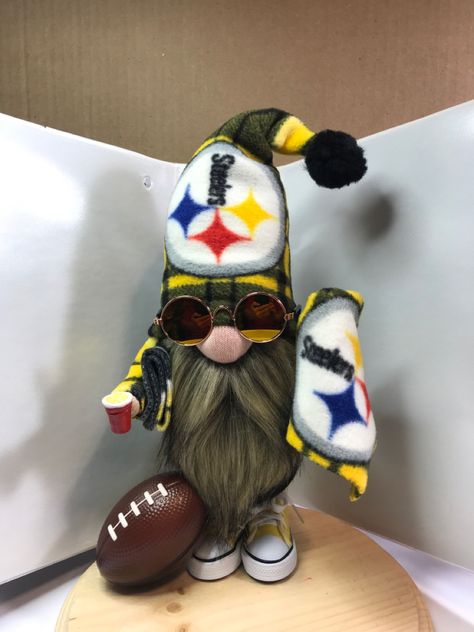 Diy Steelers Decor, Football Gnomes Diy, Nfl Gnomes, Steelers Decor, Football Gnome, Gnome Crafts, Gnome Art, Random Crafts, Giant Schnauzer