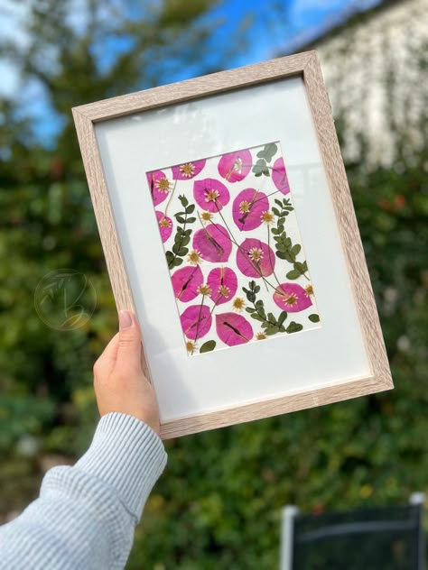 Pressed Flower Business, Flower Press Frame, Pressed Bougainvillea, Pressed Flower Art Picture Frames, Dried Flowers Frame, Dry Flower Frame, Framed Pressed Flowers, Pressed Flowers Art, Dried Flowers Crafts