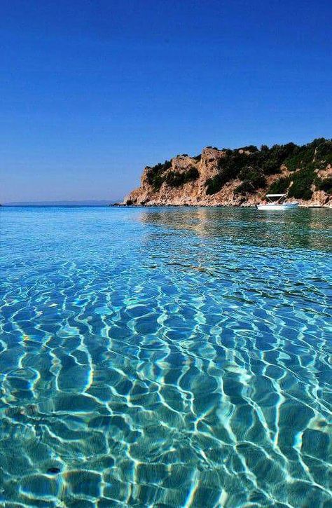 Ammouliani Chalkidiki Greece! Chalkidiki Greece, Thessaloniki, Incredible Places, Future Travel, Corfu, Greek Islands, Places Around The World, Places I Want To Go, Wonderful Places