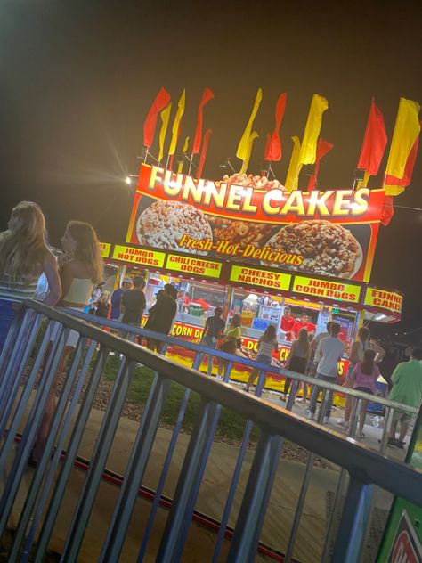 Fair, state fair, carnival, summer 22, late night, ideas for summer, summer fair, food Fun Fair Aesthetic Night Food, County Fair Aesthetic Night, Late Night Ideas, Carnival Core, Circus Core, Vegas Vibes, Fair Aesthetic, Fair Carnival, Haunted Carnival