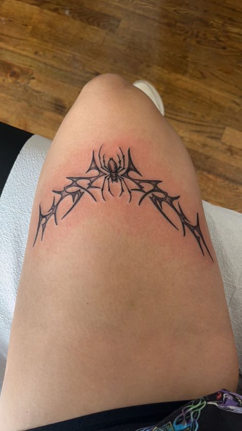 Cybersigil Spider Tattoo, Spider Tattoo For Women Thigh, Spider Y2k Tattoo, Thigh Tattoos Y2k, Thigh Tattoos Women Cybersigil, Emo Thigh Tattoo, Thigh Tattoo Cybersigilism, Inner Thighs Tattoo, Thigh Spider Tattoo