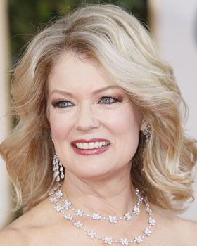 Today's birthday: Mary Hart, one of television's most familiar faces as co-anchor of the syndicated hit “Entertainment Tonight” since 1982, really did have a $2-million Lloyd's of London insurance policy taken out on her shapely legs. Mary Hart, Haircut Idea, Pictures Of Mary, Karen Carpenter, Debbie Allen, Natalie Cole, Mary Pickford, Katie Couric, Tv Presenter