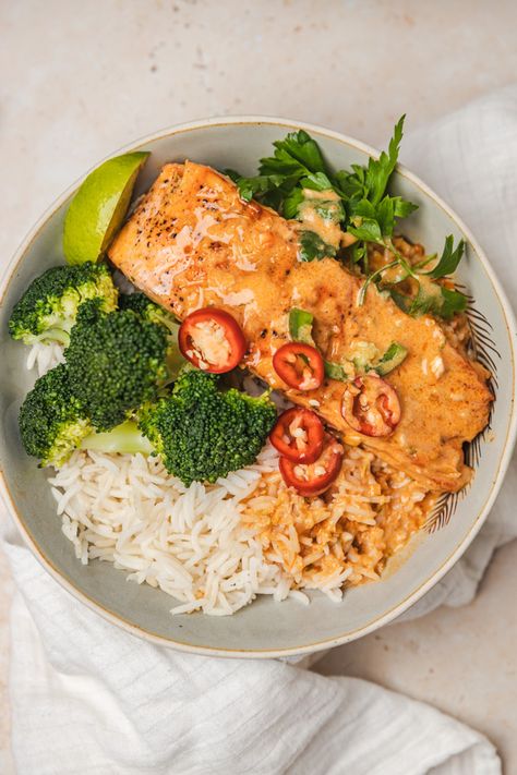 Yellow Curry Salmon, Thai Coconut Salmon Curry, Thai Curry Salmon, Salmon In Coconut Milk, Salmon Coconut Curry, Salmon Curry Recipes Coconut Milk, Coconut Salmon Recipes, Salmon Curry Recipes, Thai Fish Recipes