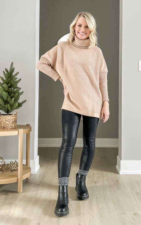 Chelsea Boots With Leggings, Chelsea Boots With Jeans, Chelsea Boot Outfits Women, Sock Boots Outfit, Best Chelsea Boots, Winter Chelsea Boots, Mama Fashion, Chelsea Boots Outfit, Capsule Wardrobe Women