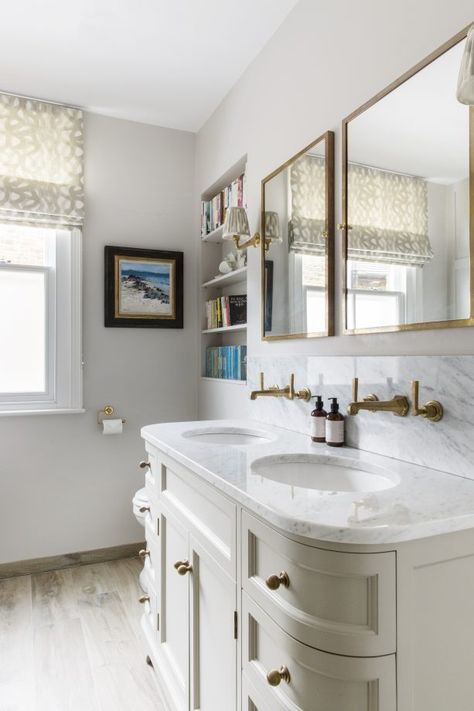 Curved Bathroom Vanity, Unique Bathroom Ideas, Salvesen Graham, Curved Bathroom, Serene Bathroom, Timeless Bathroom, Country House Interior, Traditional Style Decor, Standing Bath