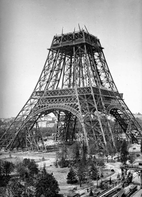 Torre Eiffel Paris, Gustave Eiffel, Paris Tour Eiffel, Old Paris, Paris Tours, Paris Photography, Paris Photo, Foto Vintage, Vintage Paris