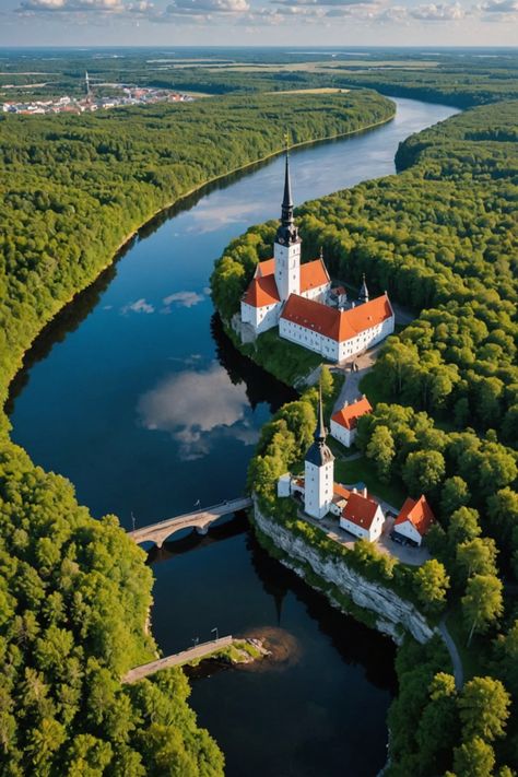 10 Must-Visit Places in Estonia for an Unforgettable Trip! Europe Holiday, Europe Holidays, Europe Aesthetic, Visit Places, Summer 2025, Tallinn Estonia, Colourful Buildings, Explore Nature, Cultural Experience