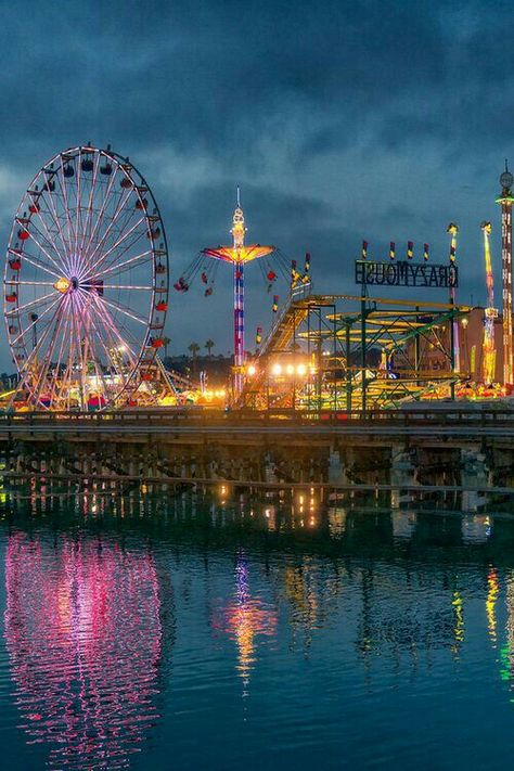 Delphic Park At Night, San Diego Travel, Amusement Park Rides, Carnival Rides, Parc D'attraction, Fun Fair, Santa Monica California, California Love, California Dreamin'