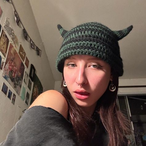 crochet devil beanie for a friend + its original sketch #crochetersofinstagram #crochetinspo #crochethat Horn Crochet, Horn Beanie, Beanie Pattern, May 7th, May 7, Crochet Ideas, Horn, Crochet Hats, Sketch